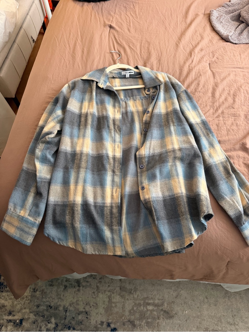 Fashion Nova Women's Plaid Button Down Shirt Jacket in Blue & Cream